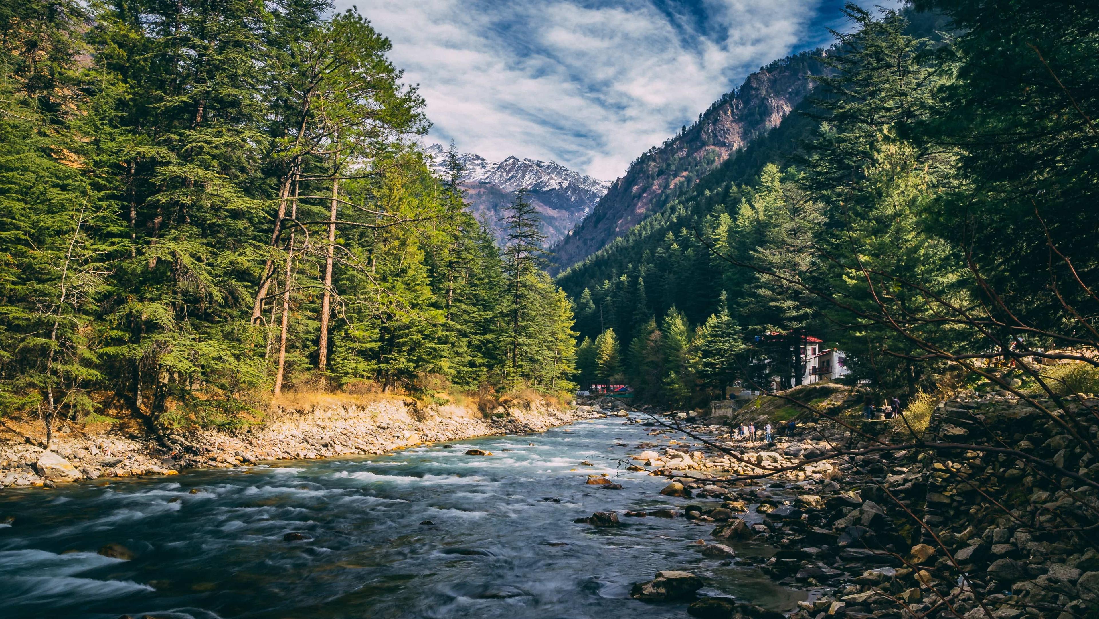 Experience the charm, beauty, and excitement of “Heaven on Earth” with our Delightful Kashmir Adventure Itinerary. This tour package takes you to some of Kashmir’s most stunning destinations, including Sonamarg, Srinagar, Gulmarg, and Pahalgam. Enjoy activities like Shikara rides, pony rides, and more as you explore the enchanting landscapes of Kashmir.